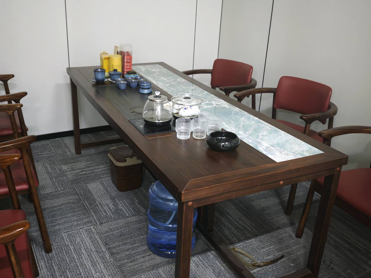 付女士找合伙人