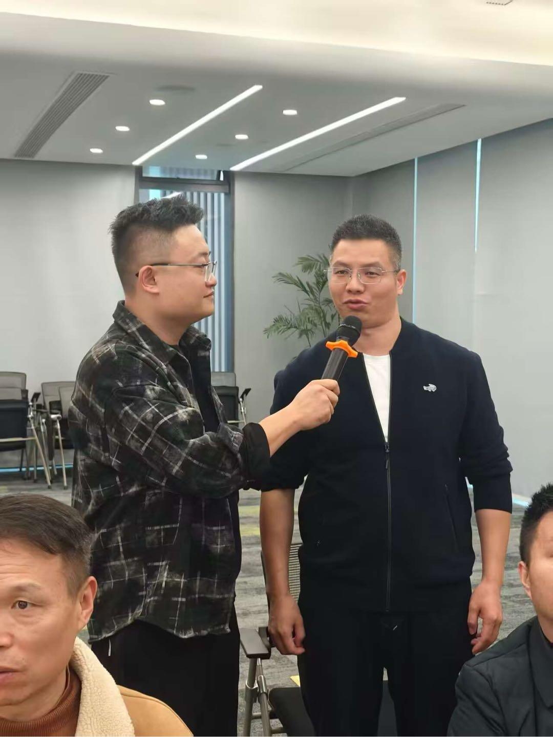 李晨光找合伙人免费自媒体孵化实体ip/品牌白酒私人订制