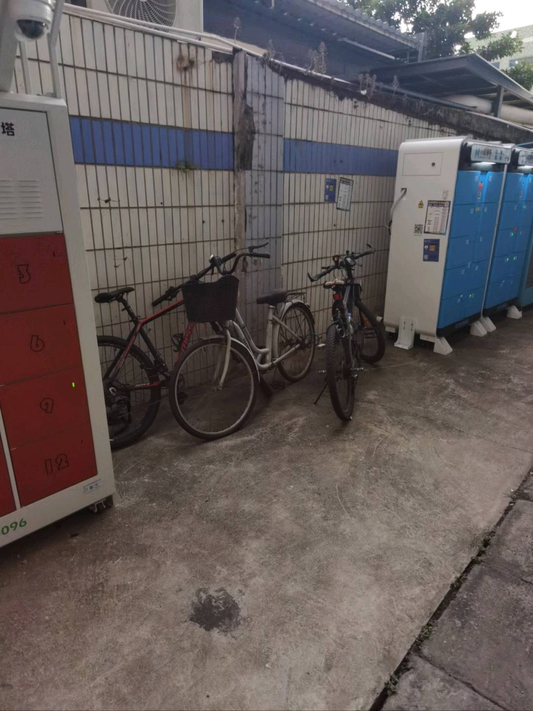 李先生地推项目电车两轮换电柜