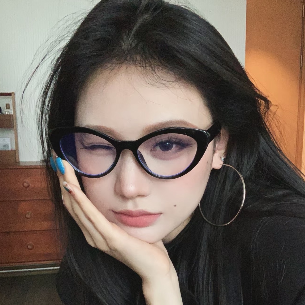 周女士