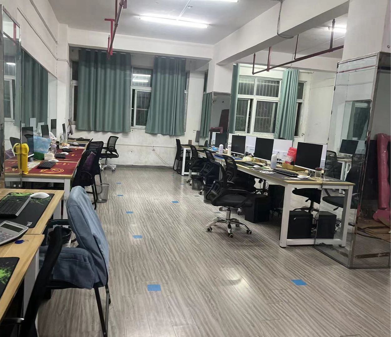 崔先生场地活动提供场地，设备，你提供项目