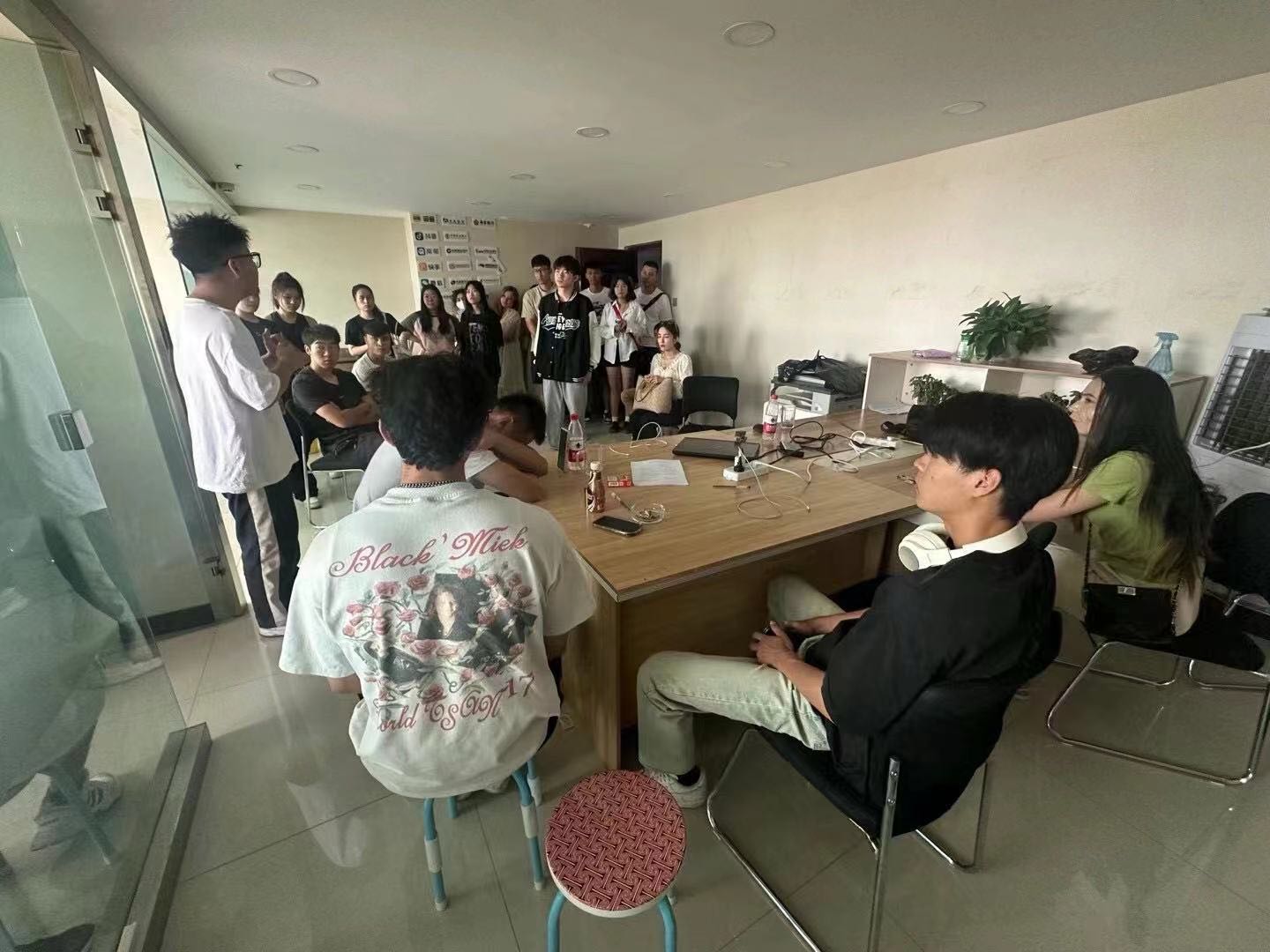 周先生找合伙人APP拉新，T0结算当天立返，高收益创业项目
