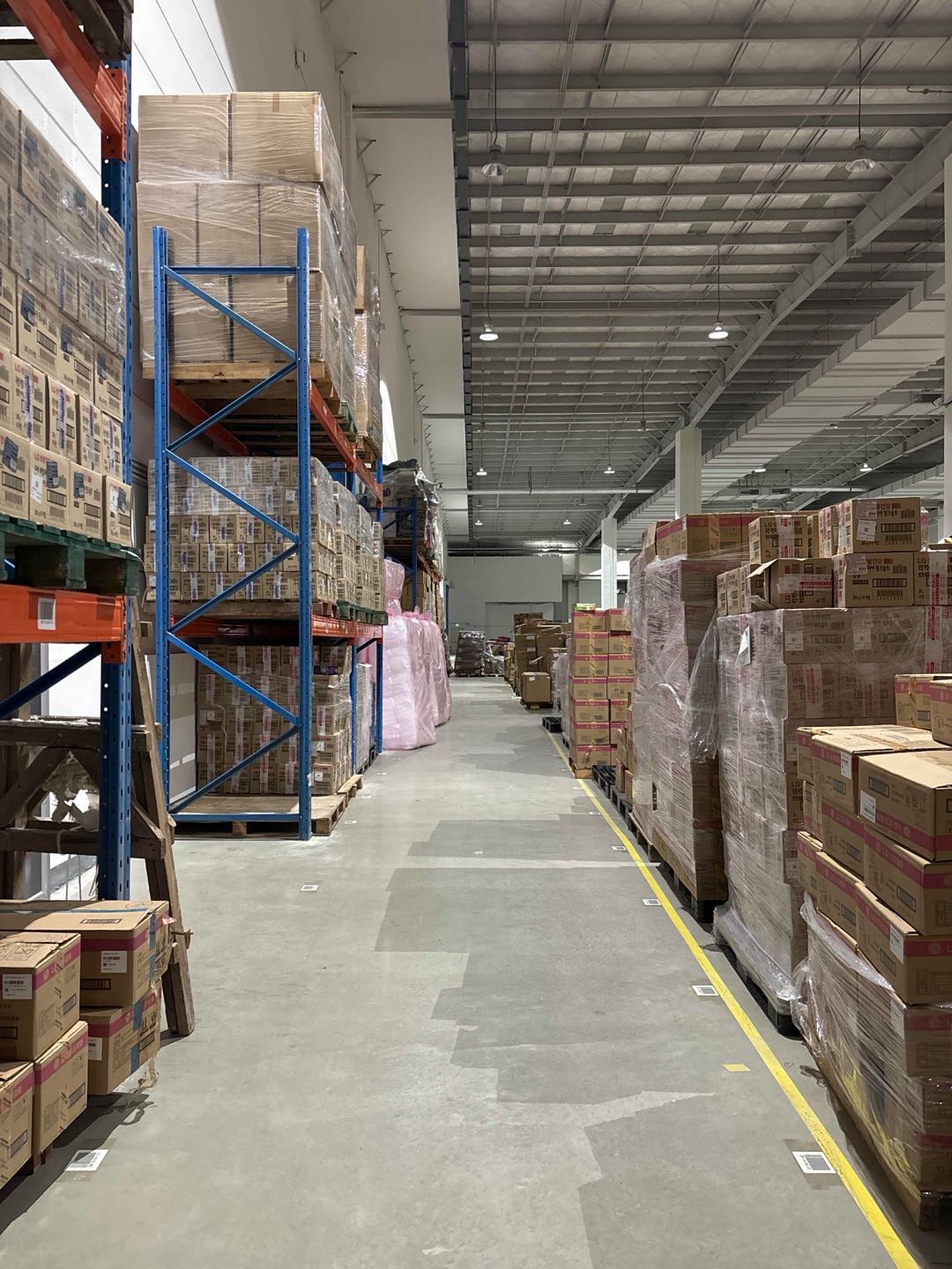 曾俊杰品牌货源国际一线品牌美妆一般贸易包邮代发，可提供场地溯源，寻各私域渠道