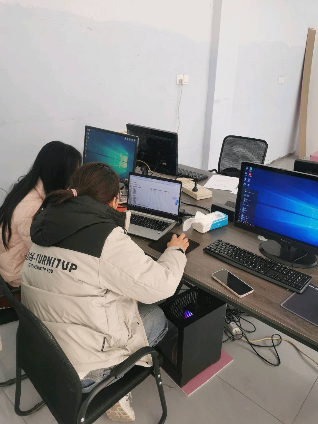 李莉颖找合伙人海外问卷调查  免费教学 时间地点自由 多劳多得 抽佣 秒结款 