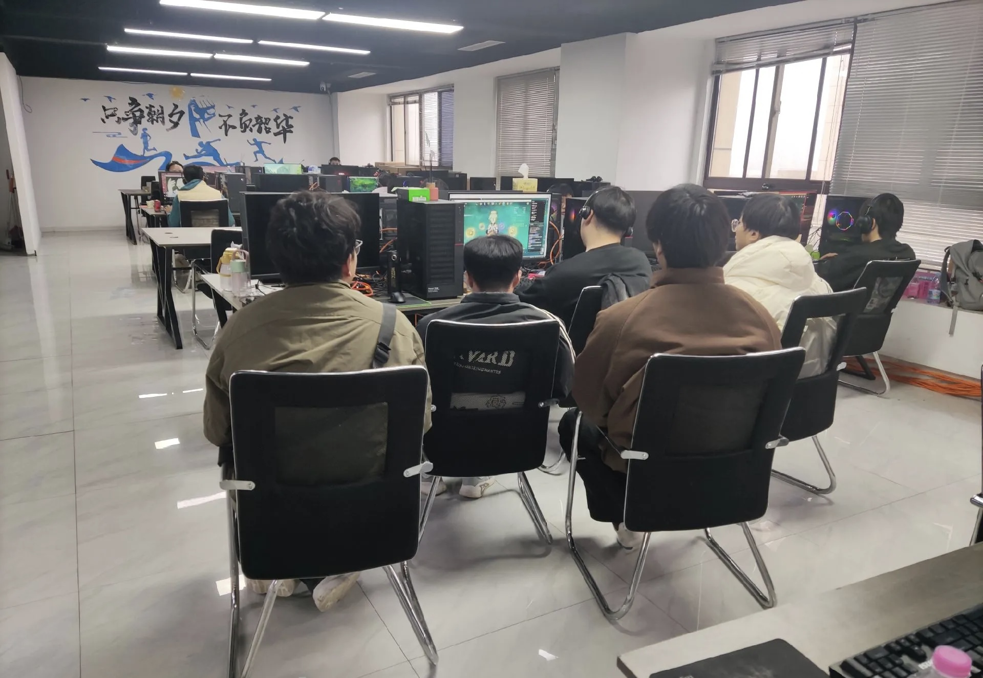 赵法涛找合伙人官方游戏材料装备搬砖直收，可以纯bp可以直接搬，闲置手机电脑都可搬