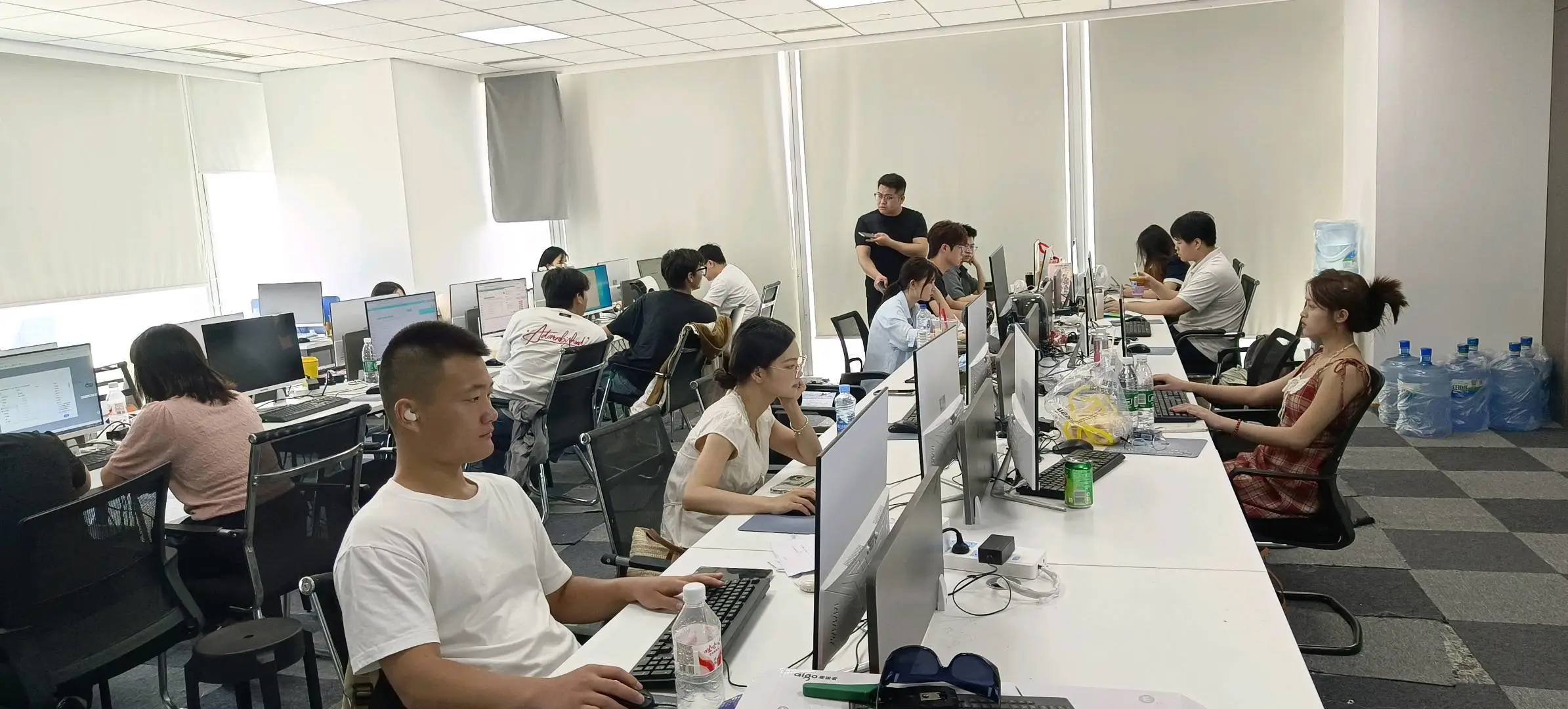 张先生找合伙人