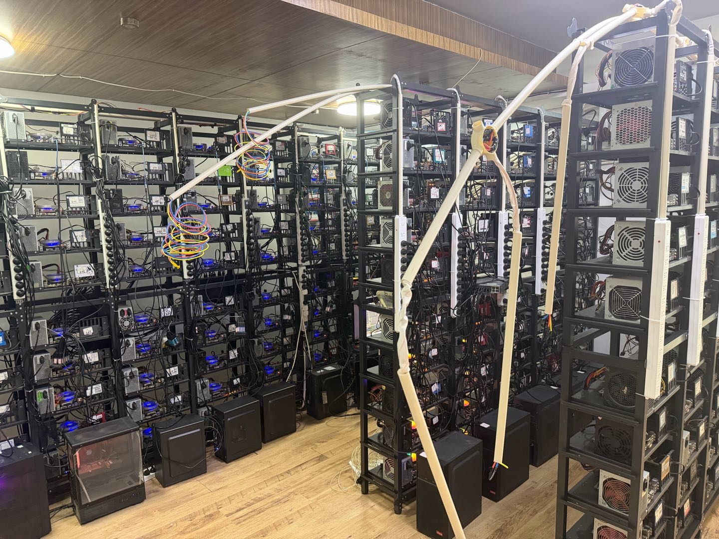 张立冬找合伙人诚寻游戏搬砖合作，免费培训+稳定资源，单机日收益*