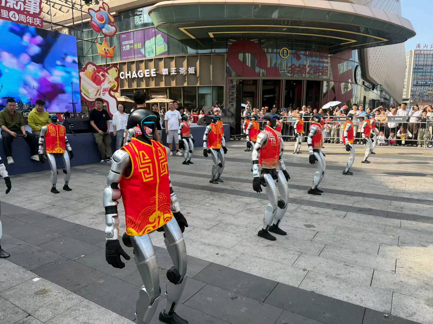 苟诗师其他供需全国机器人表演租赁，科技震撼吸睛
