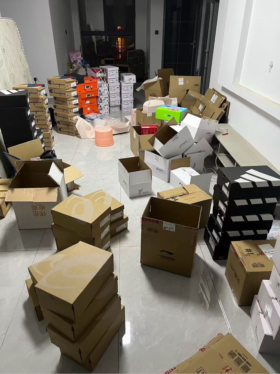 姚晨风其他供需球鞋/数码搬砖代拍代抢 包月服务有门槛