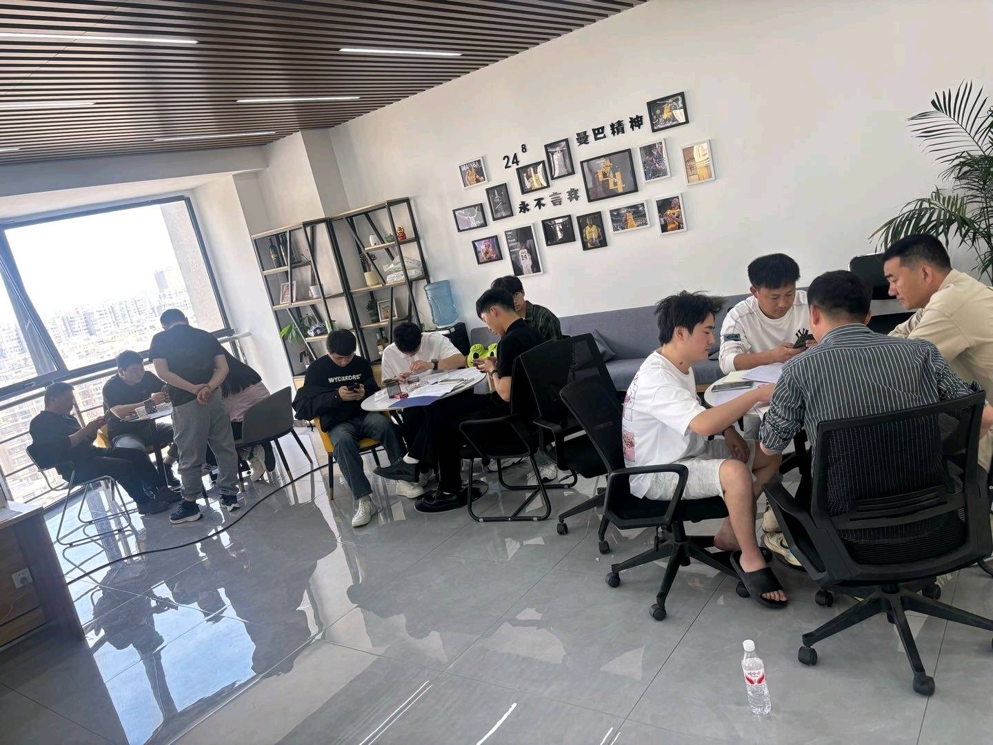 缪先生线下实体APP拉新工作室，专注线上+线下正规拉新任务，自有线上APP