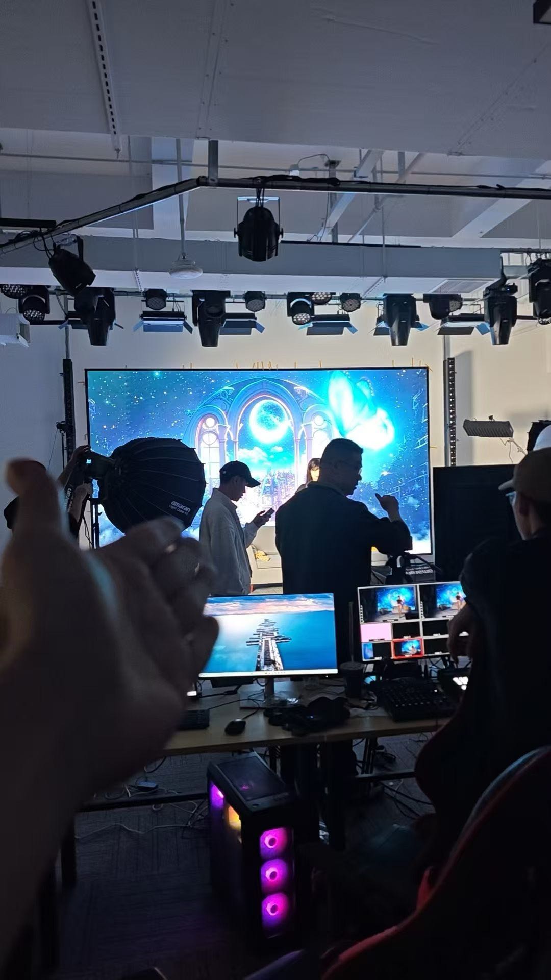 蒋牧恒其他供需武汉有隅传媒，直播间搭建，主播摄影器材合作