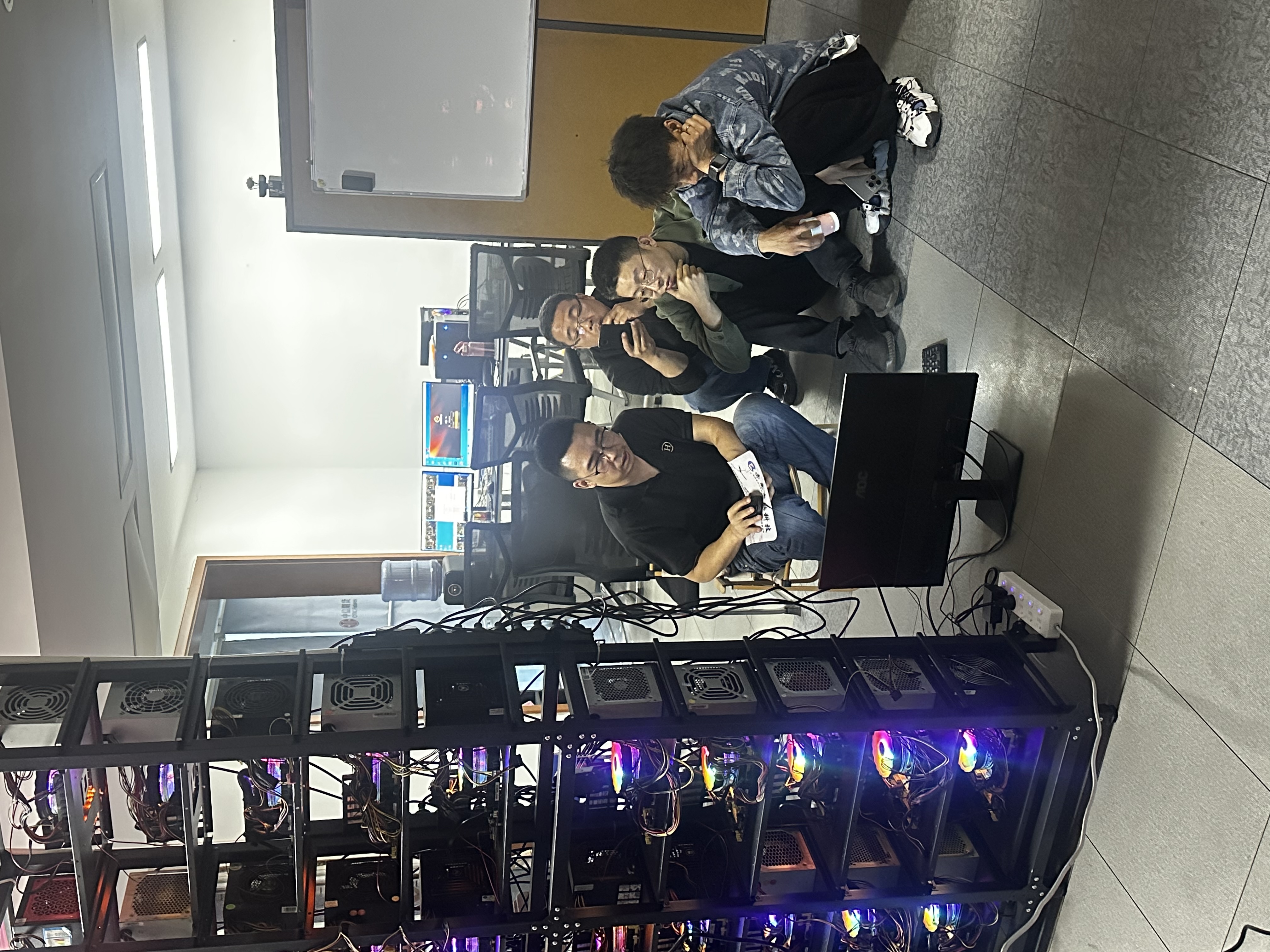 刘东哲其他供需全新版游戏打金搬砖，操作简单，收益稳定，无技术门槛小白都可以