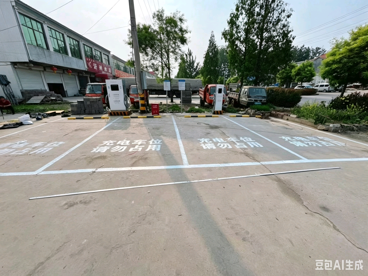 杨先生地推项目乡镇，国省道沿线充电桩蚂蚁站场地开发或居间合作。