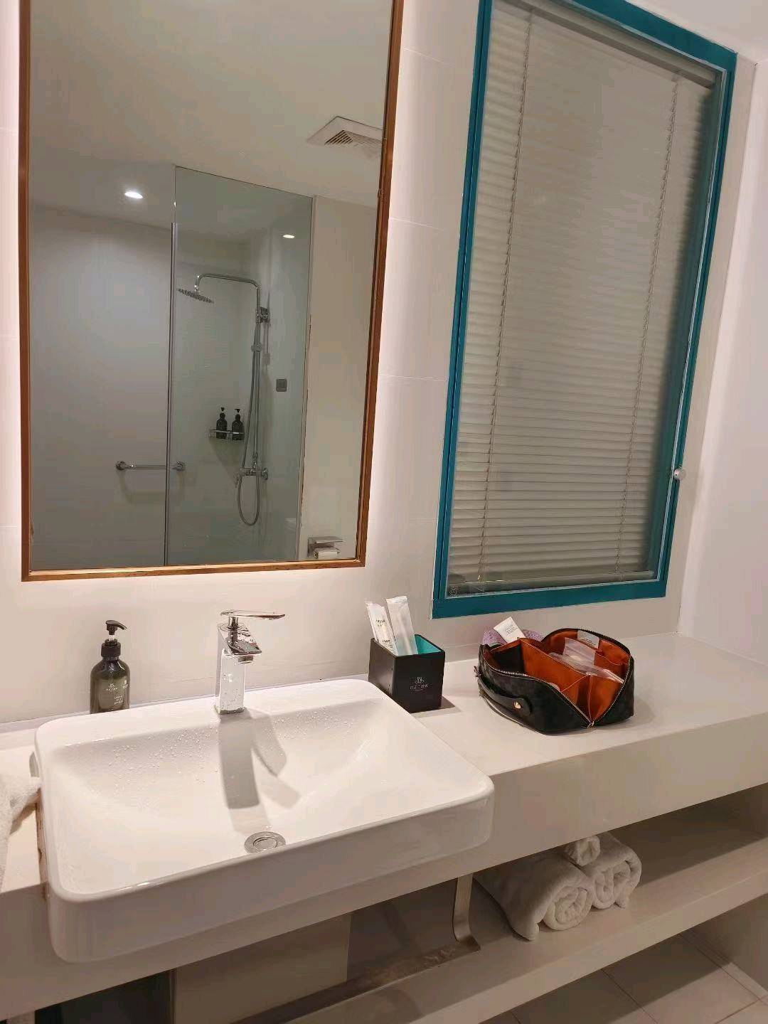 唐女士找合伙人旅游卡实物卡,一起合作共赢的