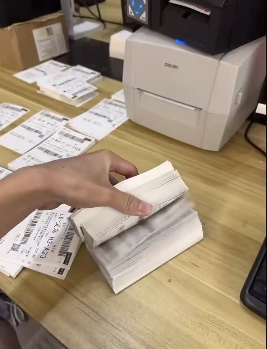 马先生其他供需会玩手机就能橱窗带货，全程0费用，收费直接拉黑，稳定佣金次日结算