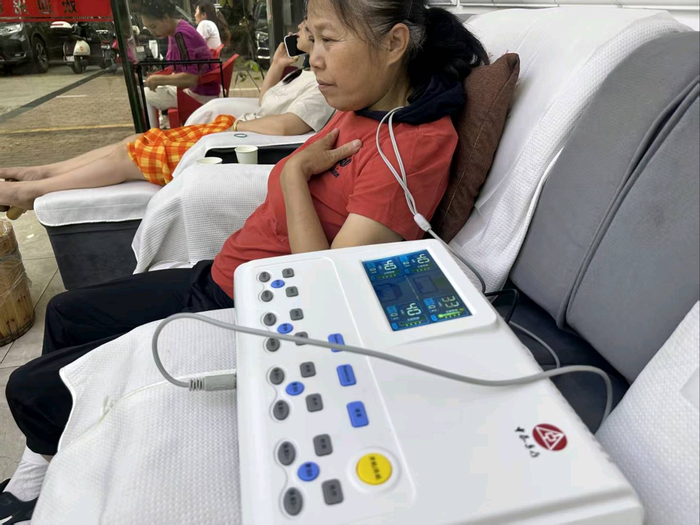 张历地推项目免费铺设共享理疗设备，200元/台+耗材提成，T+1结算！