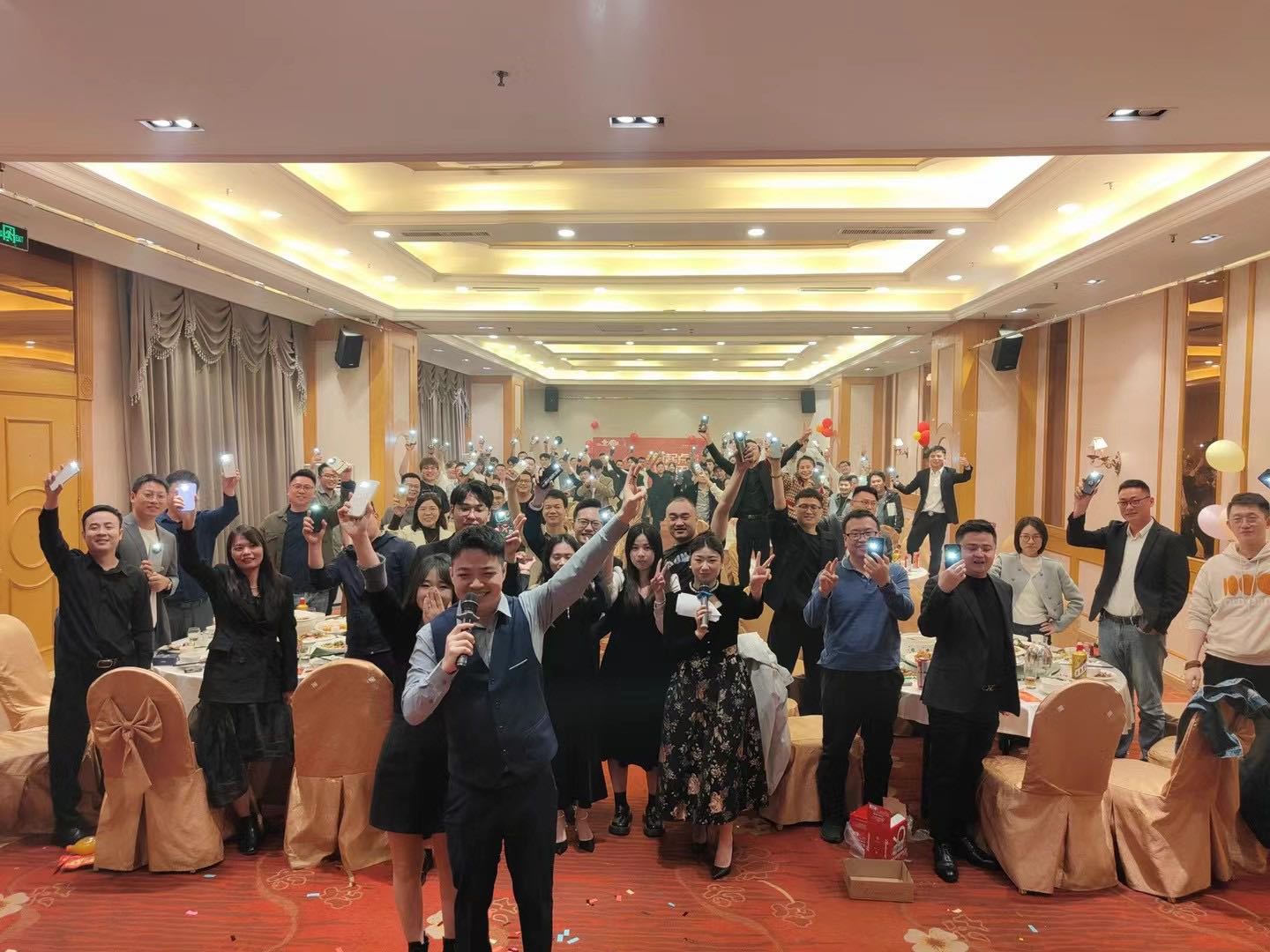 邓先生地推项目联通20个省大流量卡业务，可以地推，可以网推，佣金高管/道收益
