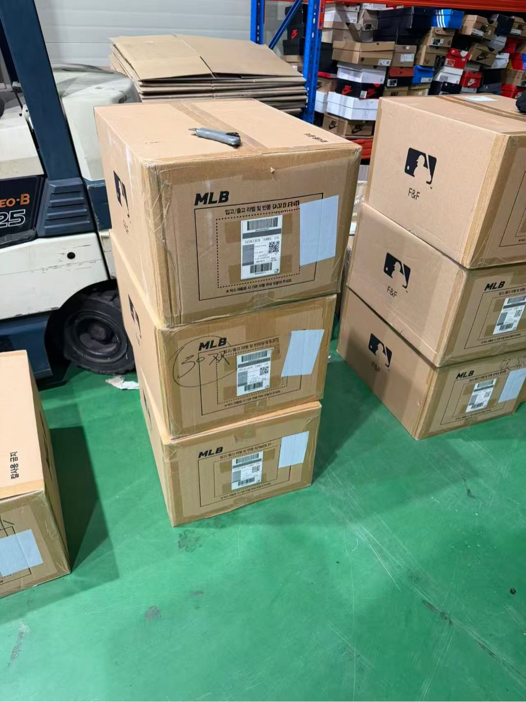 陈先生品牌货源寻找得物卖家合作 一手货源稳定供应