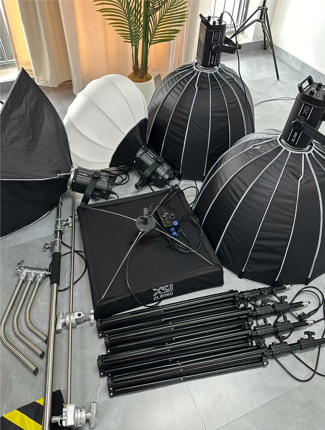 毕成提供直播设备、电脑，免押月付，寻找初创公司、MCN、带货主播、团播等