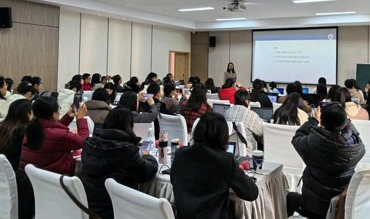 刘女士找合伙人新媒体劳务联盟,线上全国可做