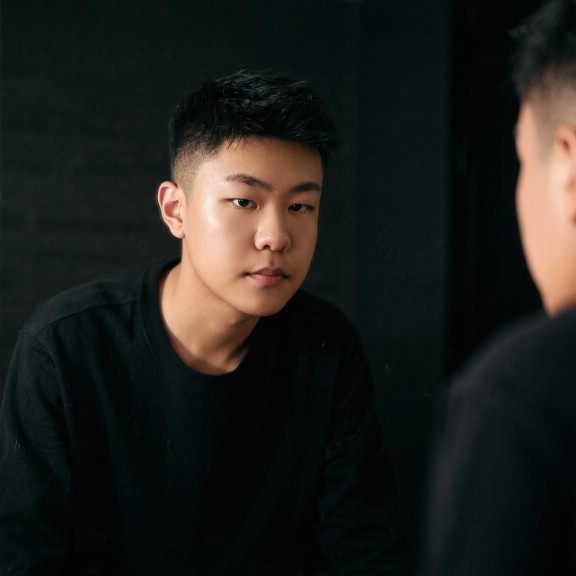 李岩
