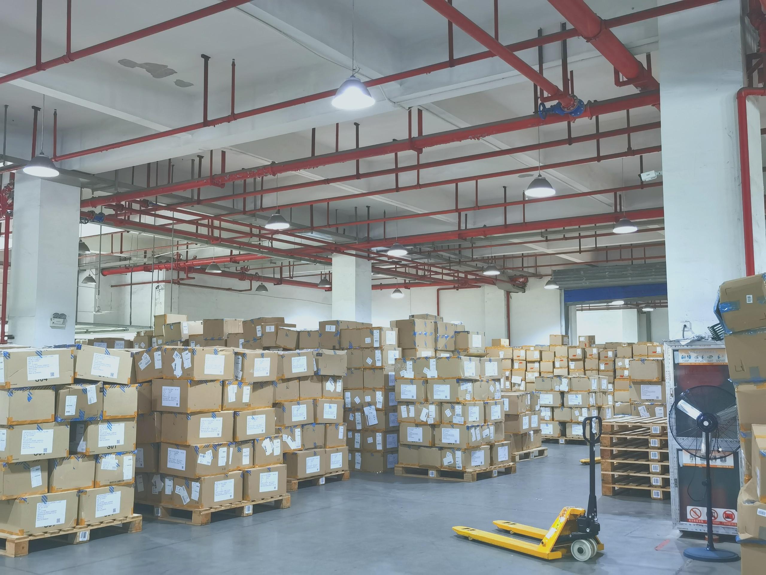 承先生专做阿迪、彪马、Vans等品牌一级经销商支持批发代发