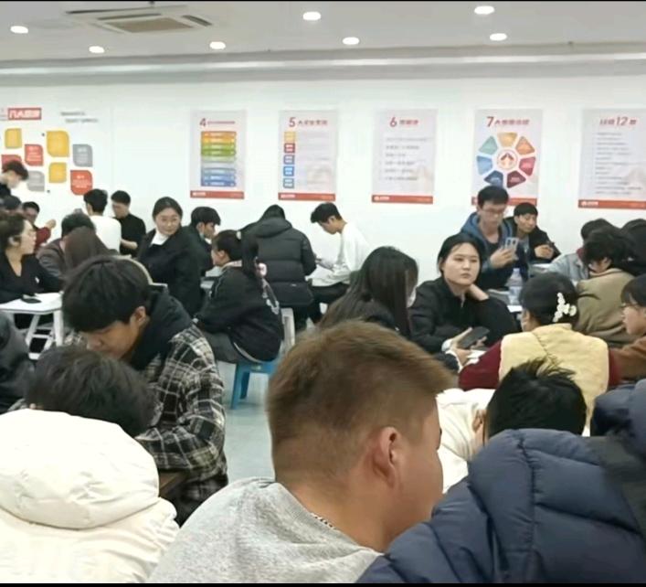 董女士找合伙人APP拉新一级渠道,无任何学费、加盟费等合作费用,只要求有量,非招商