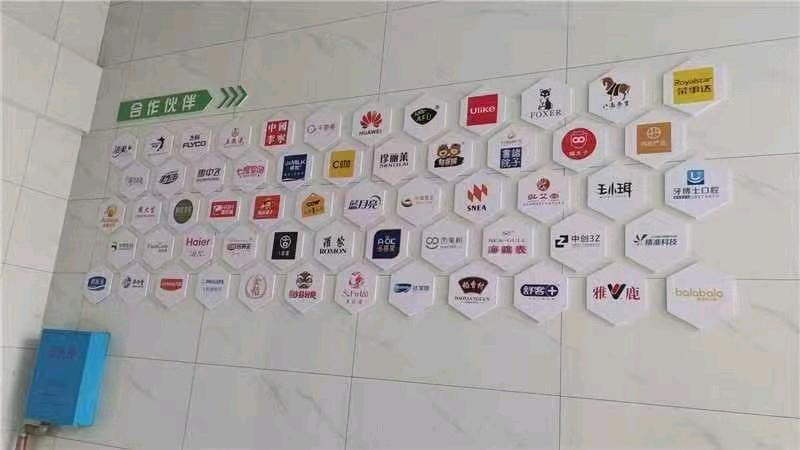 程艳其他供需看广告赚米,0投入,上手快,用碎片化时间赚米,轻松无负担。