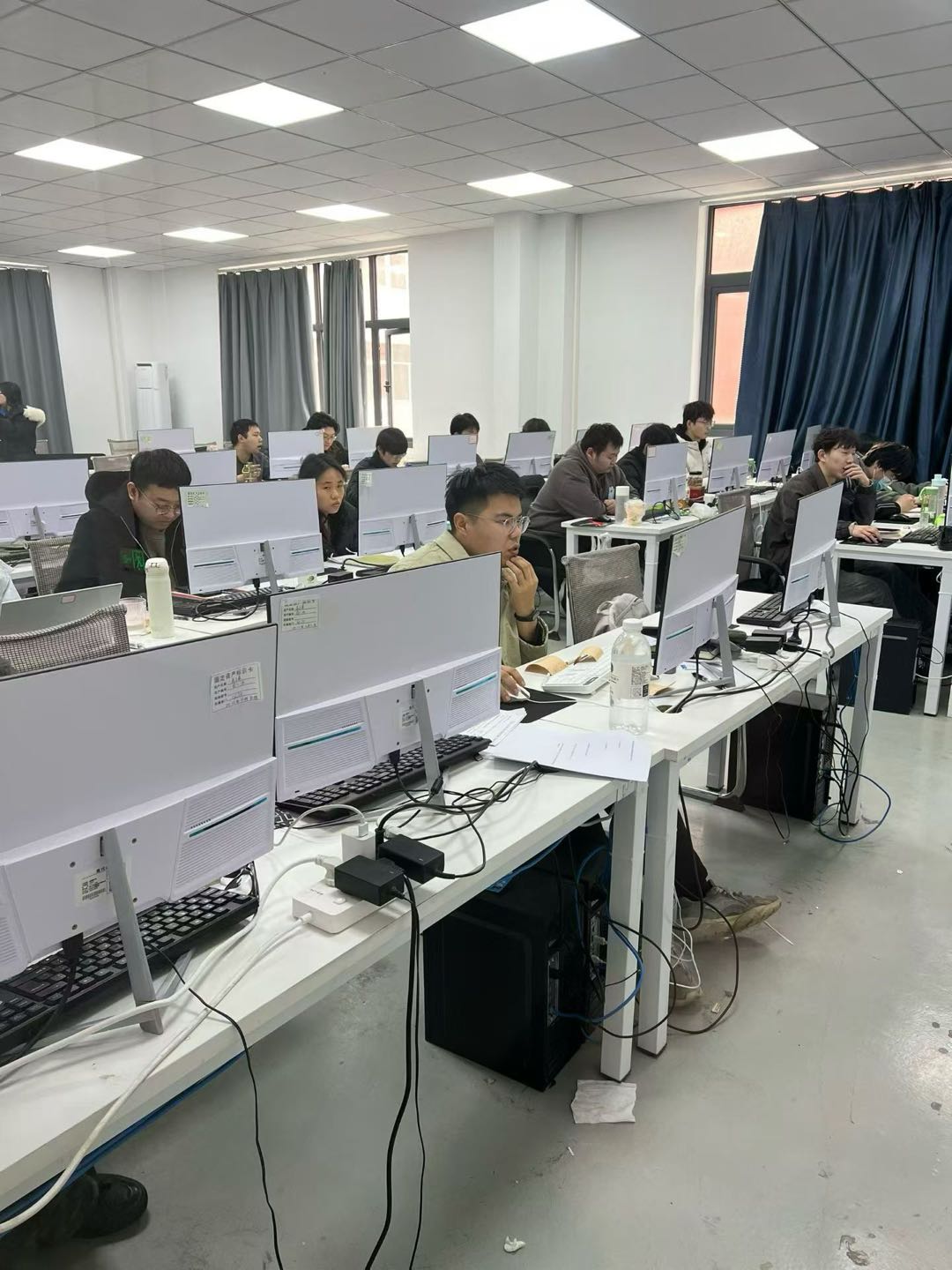 郑周永技能培训学校招生