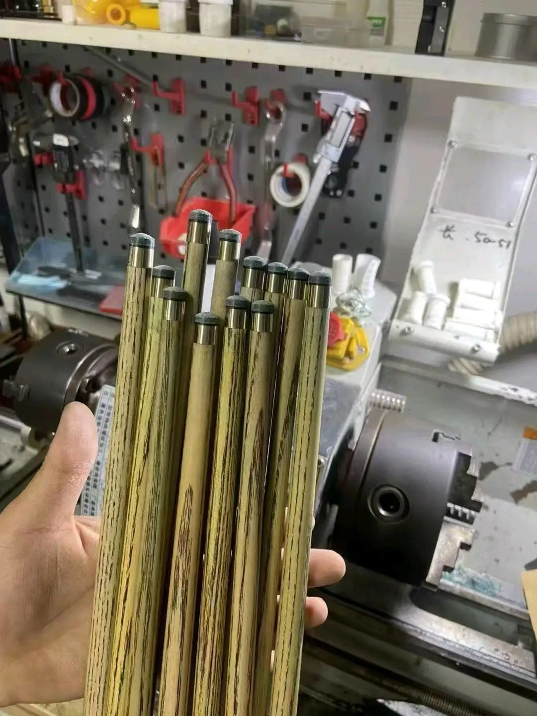 姚先生台球杆维修师