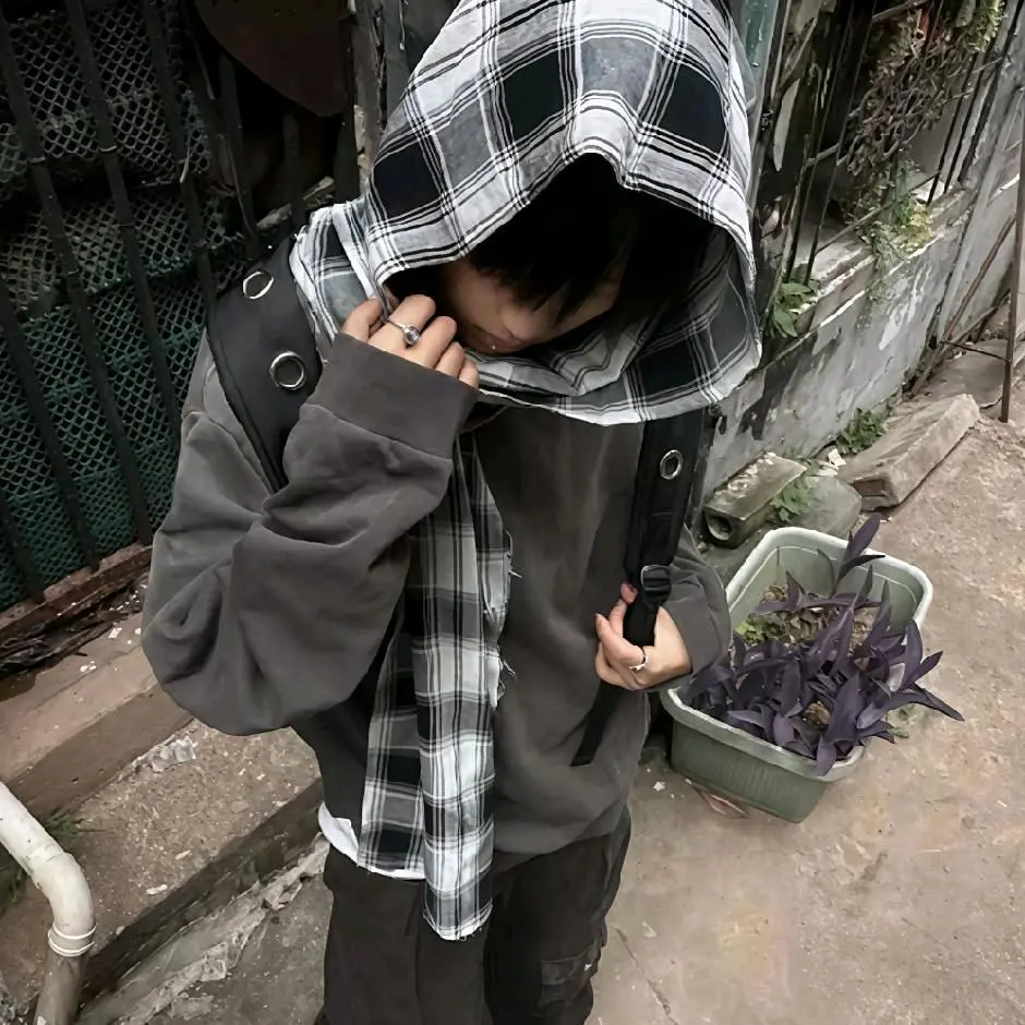 白中天头像